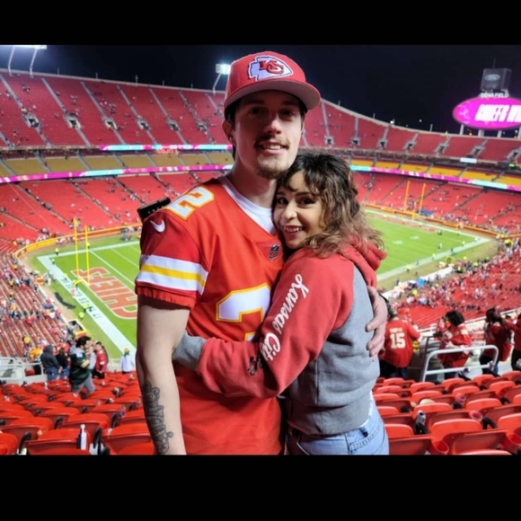 Meet your Posher, Scarlet - Picture 2 of 4